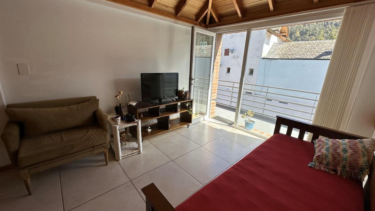 Hermoso Departamento En El Centro De Sma Con Balcon. 4/2 * San Martin de los Andes